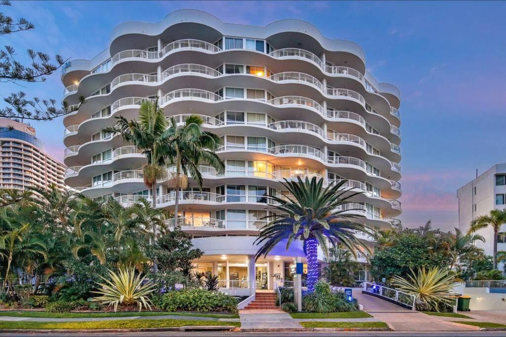 Surfers/Broadbeach Pool View. Free Parking & Wifi Гоулд Коуст Екстериор снимка
